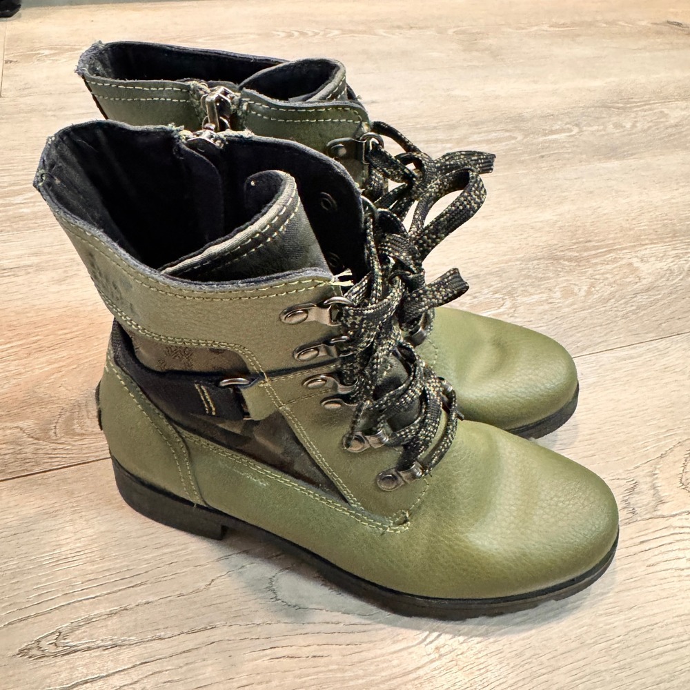 Sorel Emelie Conquest Olive‎ Green Camo Lace Up Zip Combat Boots Size 5